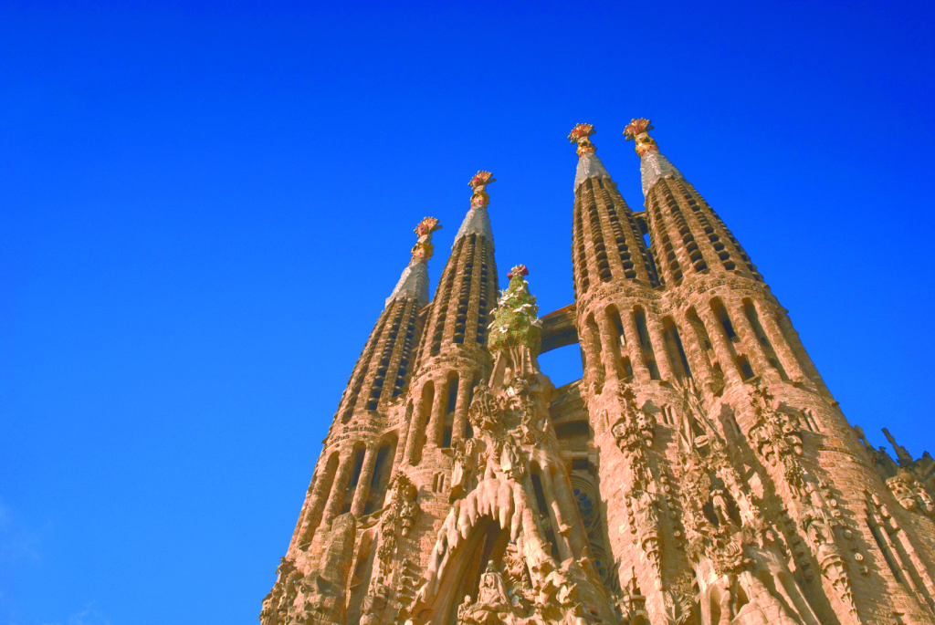 The Sagrada Familia. Gaudí book barcelona