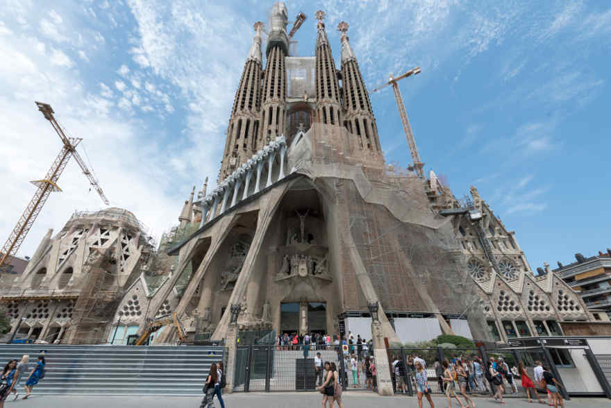 Sagrada-Familia_Gaudí monument barcelona