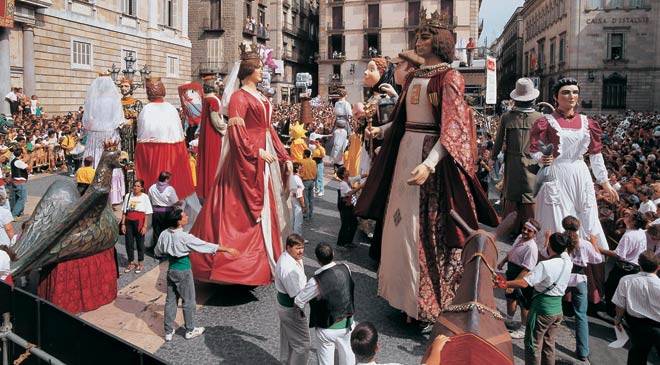 Parades with ‘Gegants’ and ‘Capgrossos’