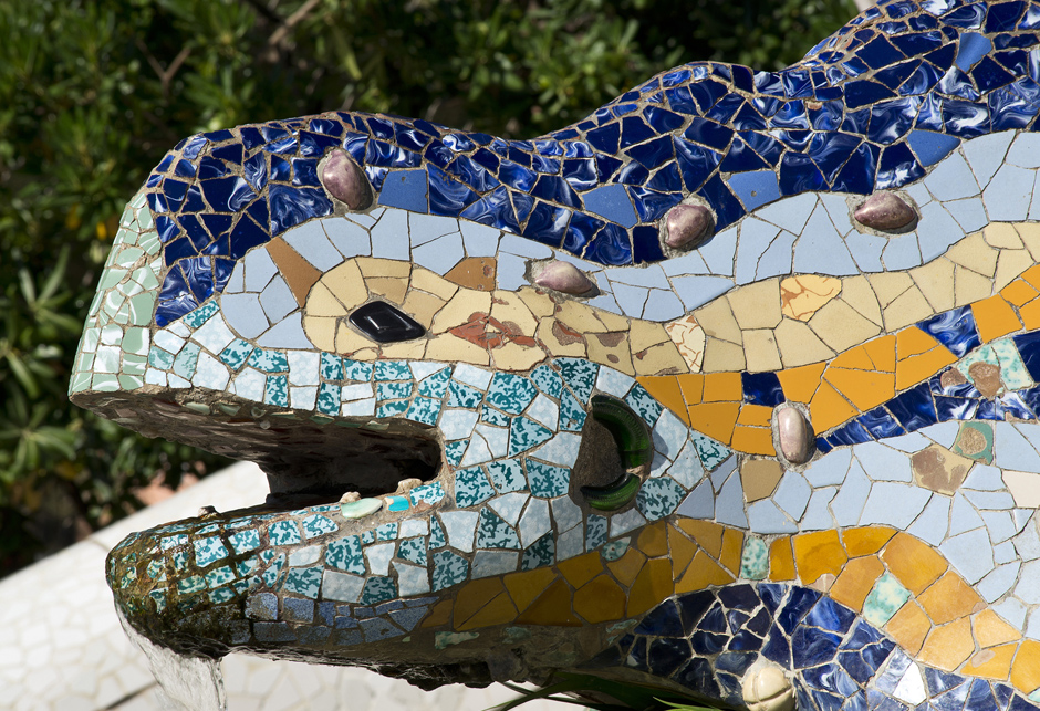 The mosaic dragon 