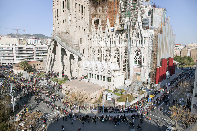 Long lines to access to Sagrada Familia